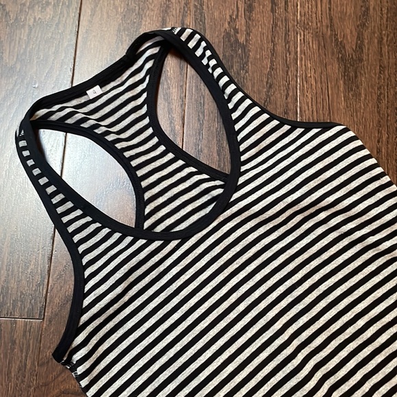 Vintage lululemon Black & Grey Stripes Racerback Tank Top EUC Women’s Size 4 - Picture 3 of 8